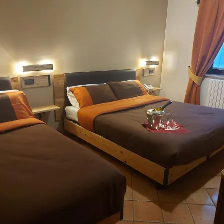 Altopiano Delle Rocche Otel *