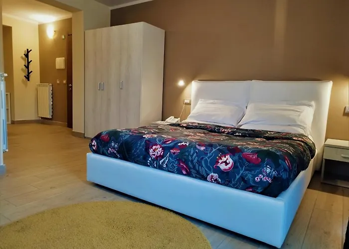 Altopiano Delle Rocche Otel *